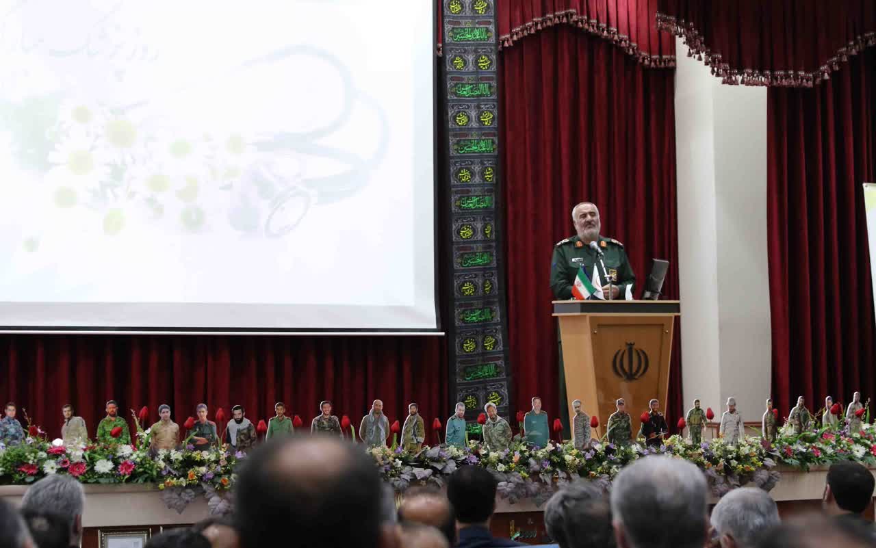 مراسم گرامیداشت روز پزشک و معارفه مدیر جدید بیمارستان شهید محلاتی با حضور فرمانده محترم قرارگاه عاشورا