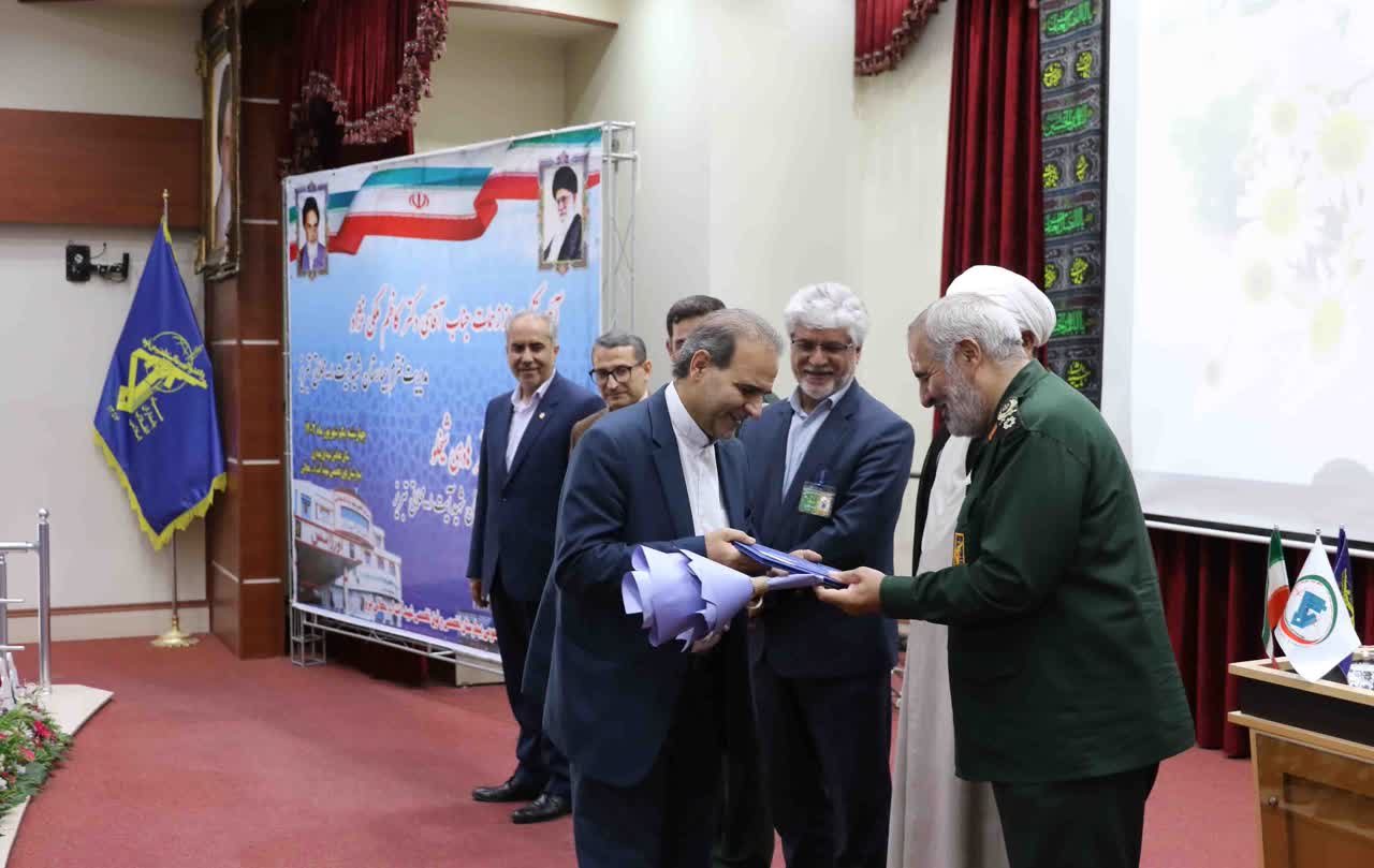 مراسم گرامیداشت روز پزشک و معارفه مدیر جدید بیمارستان شهید محلاتی با حضور فرمانده محترم قرارگاه عاشورا