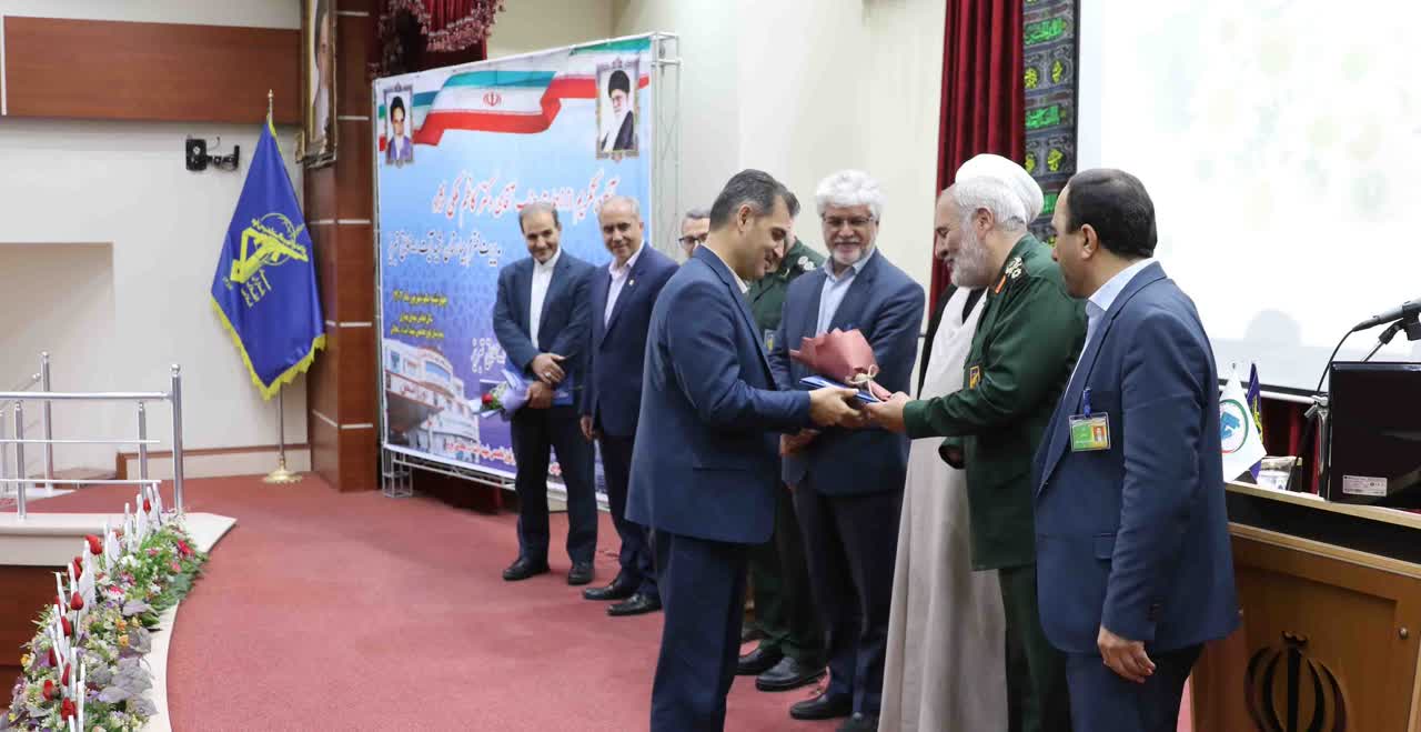 مراسم گرامیداشت روز پزشک و معارفه مدیر جدید بیمارستان شهید محلاتی با حضور فرمانده محترم قرارگاه عاشورا